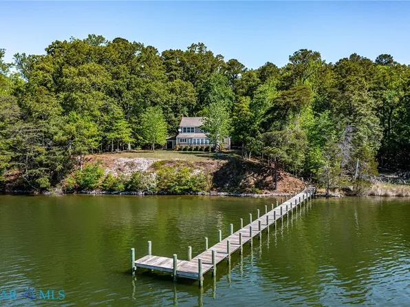 1121 Browns Ln, Lancaster, VA 22503