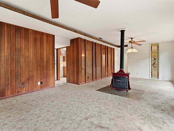 4th image of 4927 Strass Dr