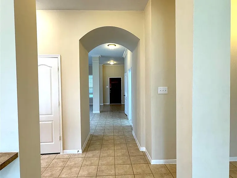 3011 Sunchase Ct — Photo 4