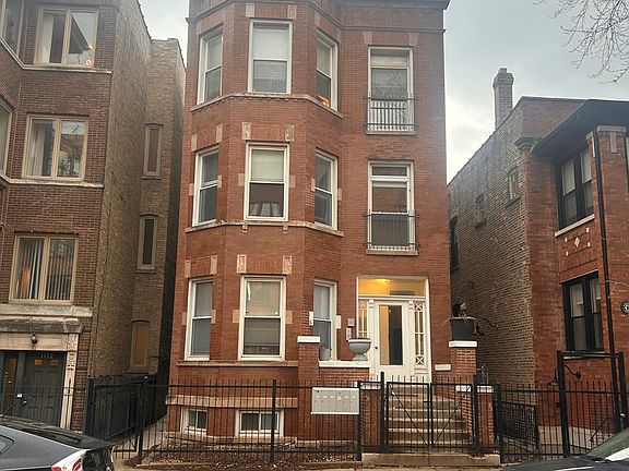 2nd image of 1118 N Oakley Blvd APT 2R