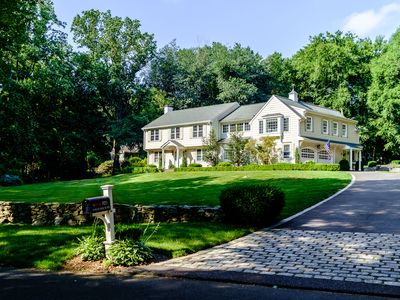 825 Towne House Rd, Fairfield, CT, 06824
