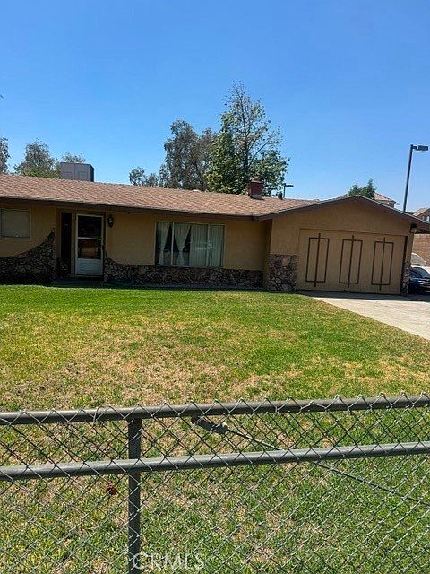 2nd image of 8960 Beech Ave