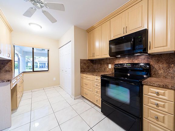 3rd image of 344 Fairway Cir #37