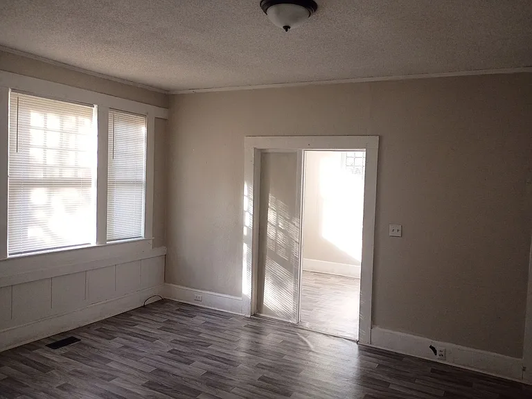 216 W Magnolia St — Photo 24