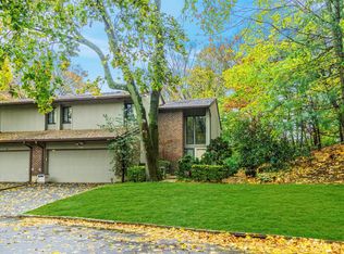 199 Northwood Ct, Jericho, NY 11753
