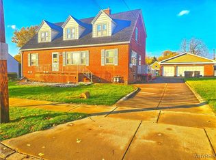 190 Clover Pl, Cheektowaga, NY 14225