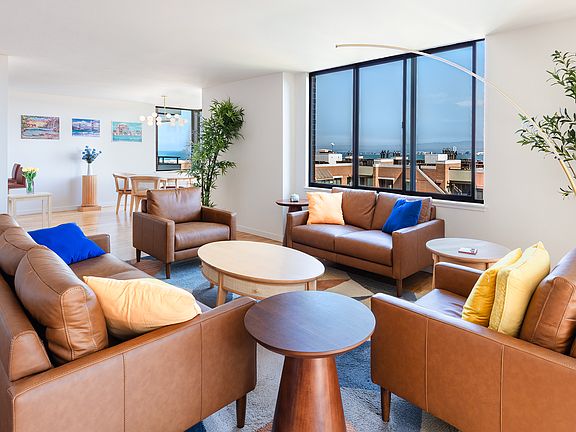 2nd image of 101 Lombard St