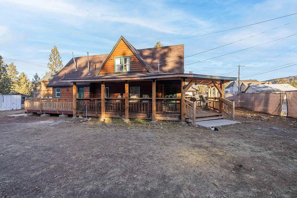 3 bed, 1.5 bath, 1027 sqft, $2,000 — Photo 4