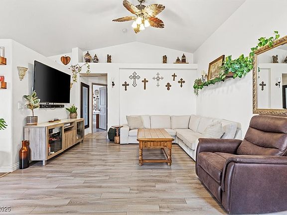 2nd image of 3119 Crownline Ct
