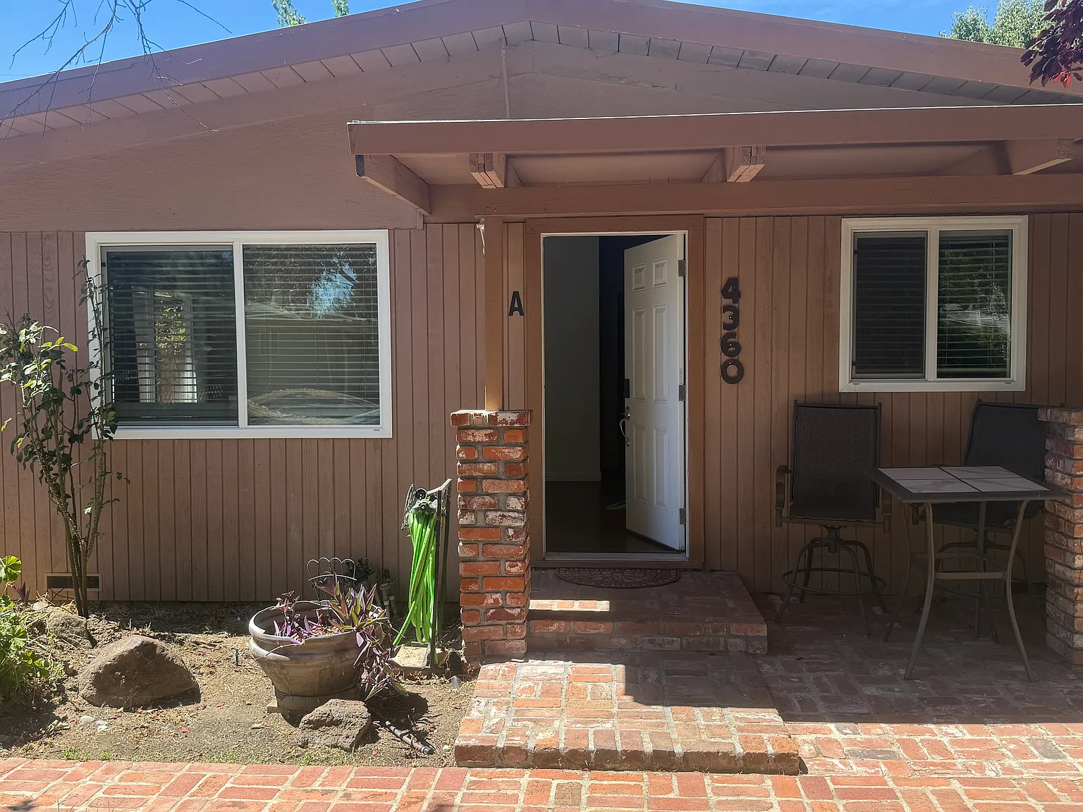 3 bed, 1012 sqft, $2,400 — Photo 4