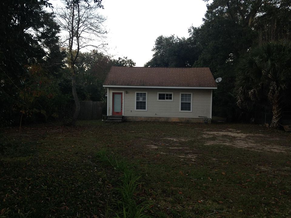 1st image of 108 W Mallory St