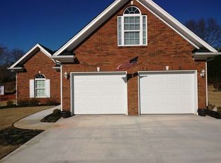136 Camelot Dr, Seneca, SC 29672