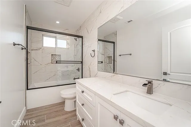 10224 La Reina Ave — Photo 6