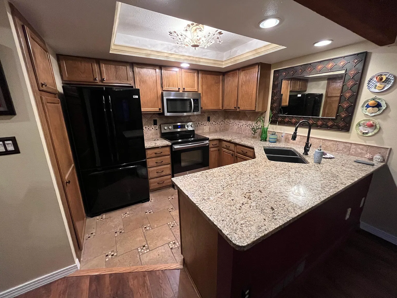 2 bed, 1900 sqft, $2,200 — Photo 4