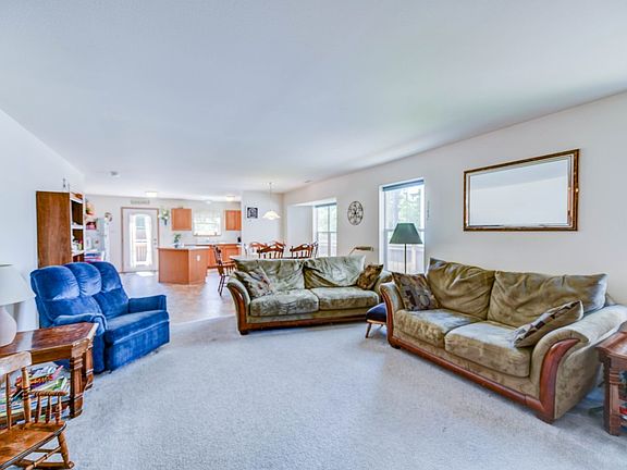 4th image of 8504 175th St E