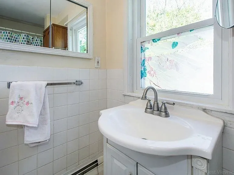 676 Worcester St #1BLUEROOM — Photo 8