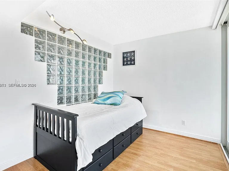 5401 Collins Ave #807 — Photo 22