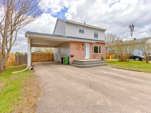 2 A Selkirk St, Petawawa, ON K8H 3C1
