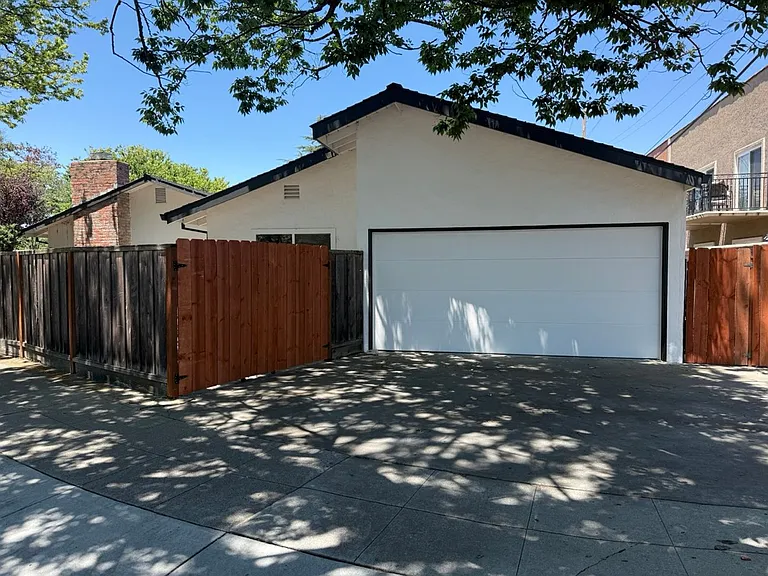 1694 Lyle Dr — Photo 17