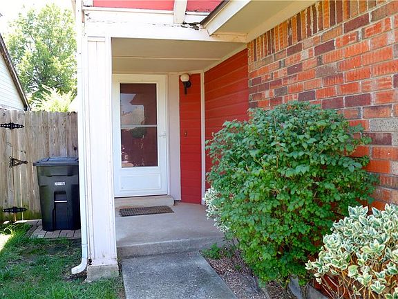 2nd image of 512 Stoneridge Dr