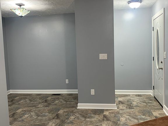 5th image of 4076 Crest Manor Dr