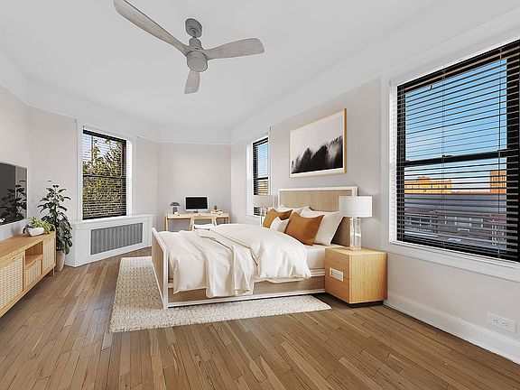 4th image of 44-14 Newtown Rd #4T