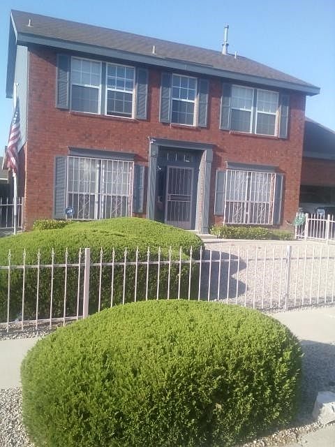 8008 Creekwood front