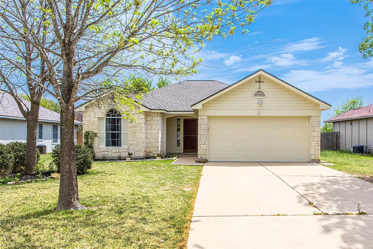 Building Photo - 814 Lantana Ln