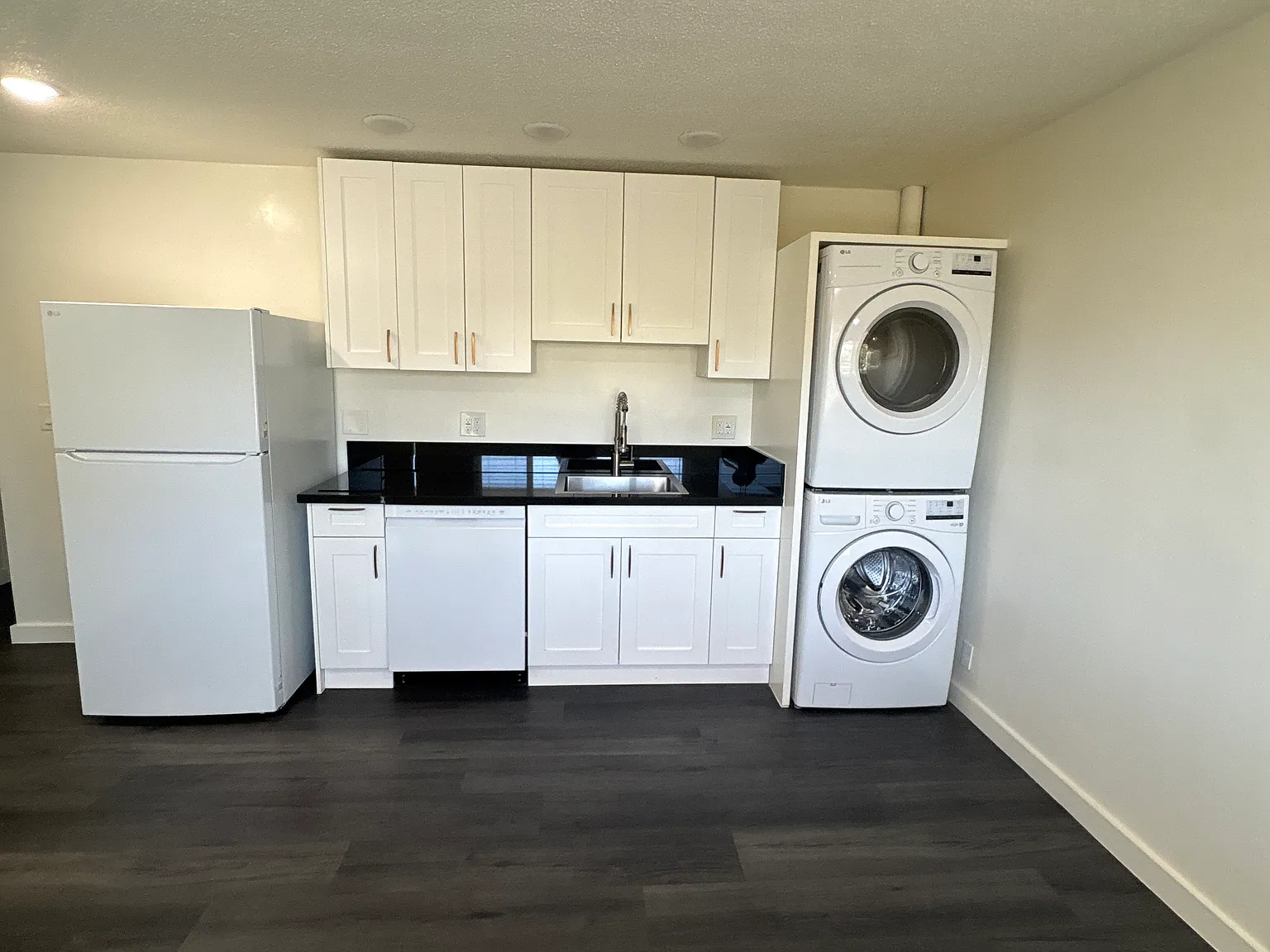 2 bed, $3,950 — Photo 2