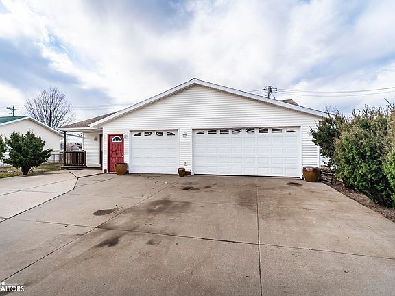 2nd image of 1311 Country Club Dr