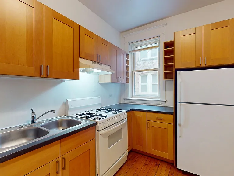 5700 S. Blackstone Avenue — Photo 27
