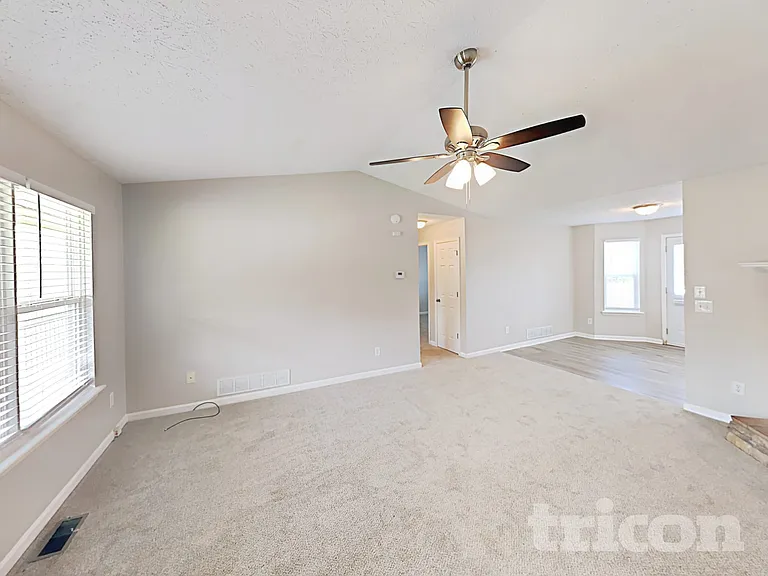 51 Colby Ct — Photo 3