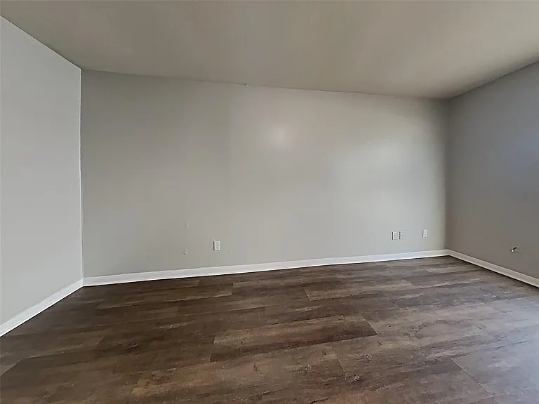 6737 Tournament Dr — Photo 14