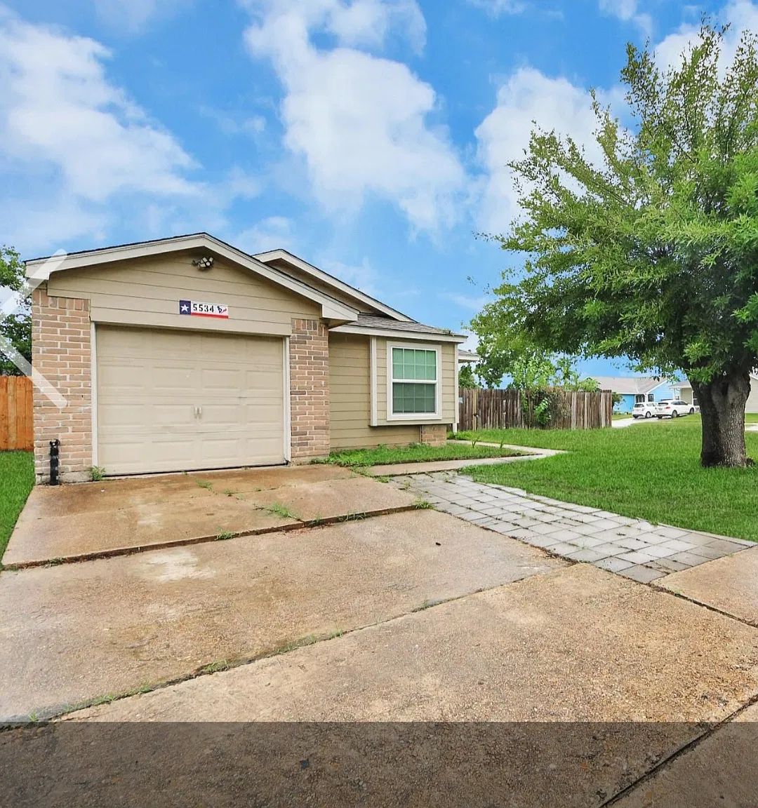 3 bed, 970 sqft, $1,675 — Photo 2