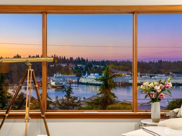 5788 Packard Lane NE, Bainbridge Island, WA 98110