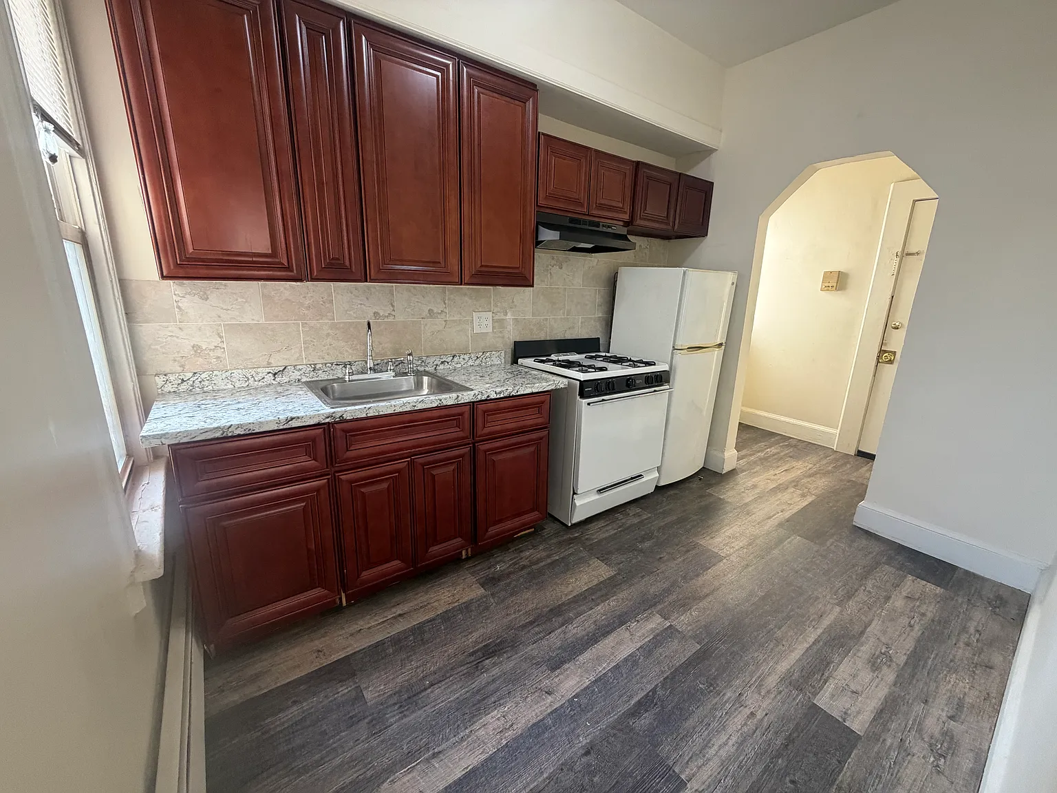 1 bed, 700 sqft, $1,950 — Photo 2
