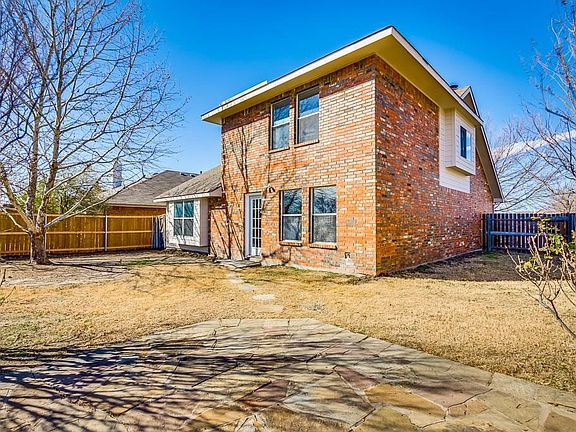 4th image of 400 Willowlake Dr