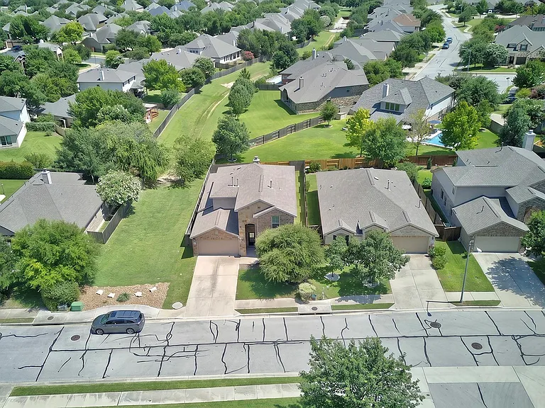 4601 Chestnut Meadows Bnd — Photo 31