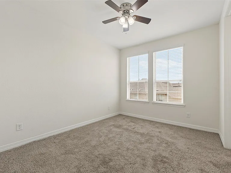 9679 Towne Lake Pkwy — Photo 18