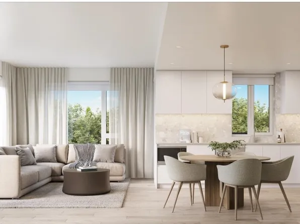 2441 Shaughnessy St #210, Pt Coquitlam, BC V3C 3E6