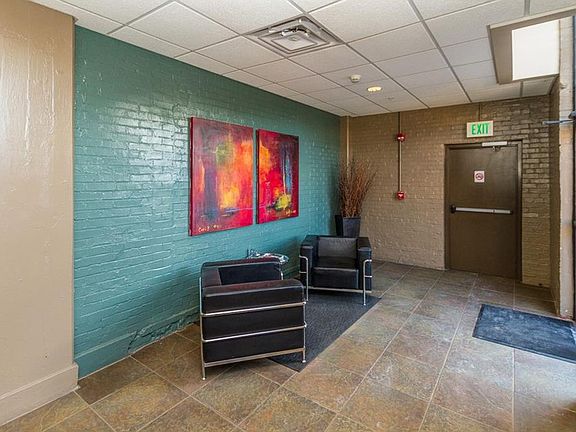 3rd image of 624 E Walnut St APT 38