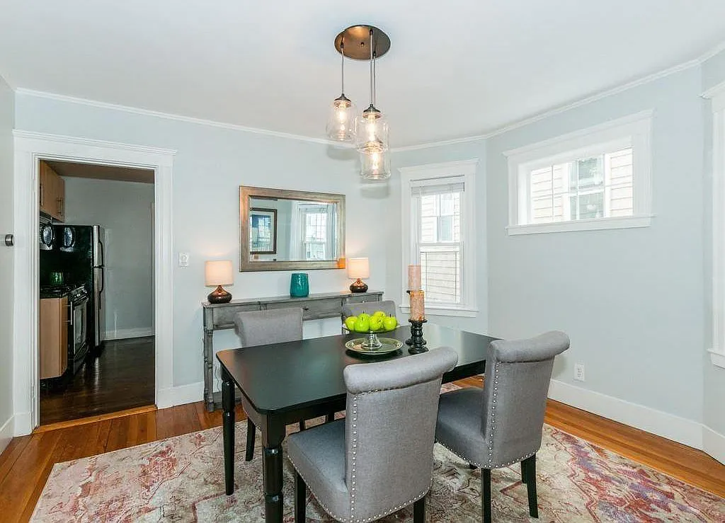 16 Woodlawn St — Photo 3