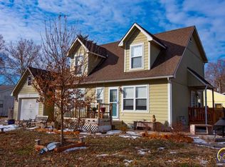 210 Cedar St, Perry, KS 66073