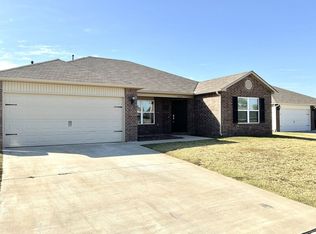 2909 E Pittsburg St, Broken Arrow, OK 74014