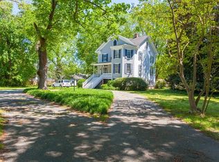 31 Noblett Ln, Kilmarnock, VA 22482