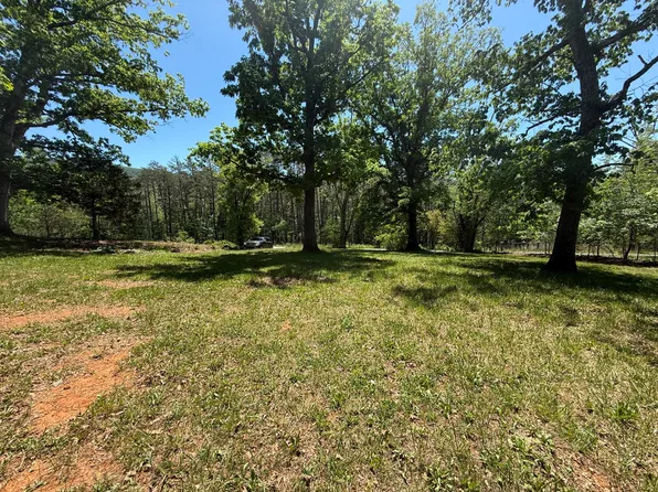 3422 Carvins Cove Rd, Salem, VA 24153