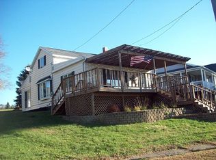 109 E Walnut St, Walnut, IL 61376