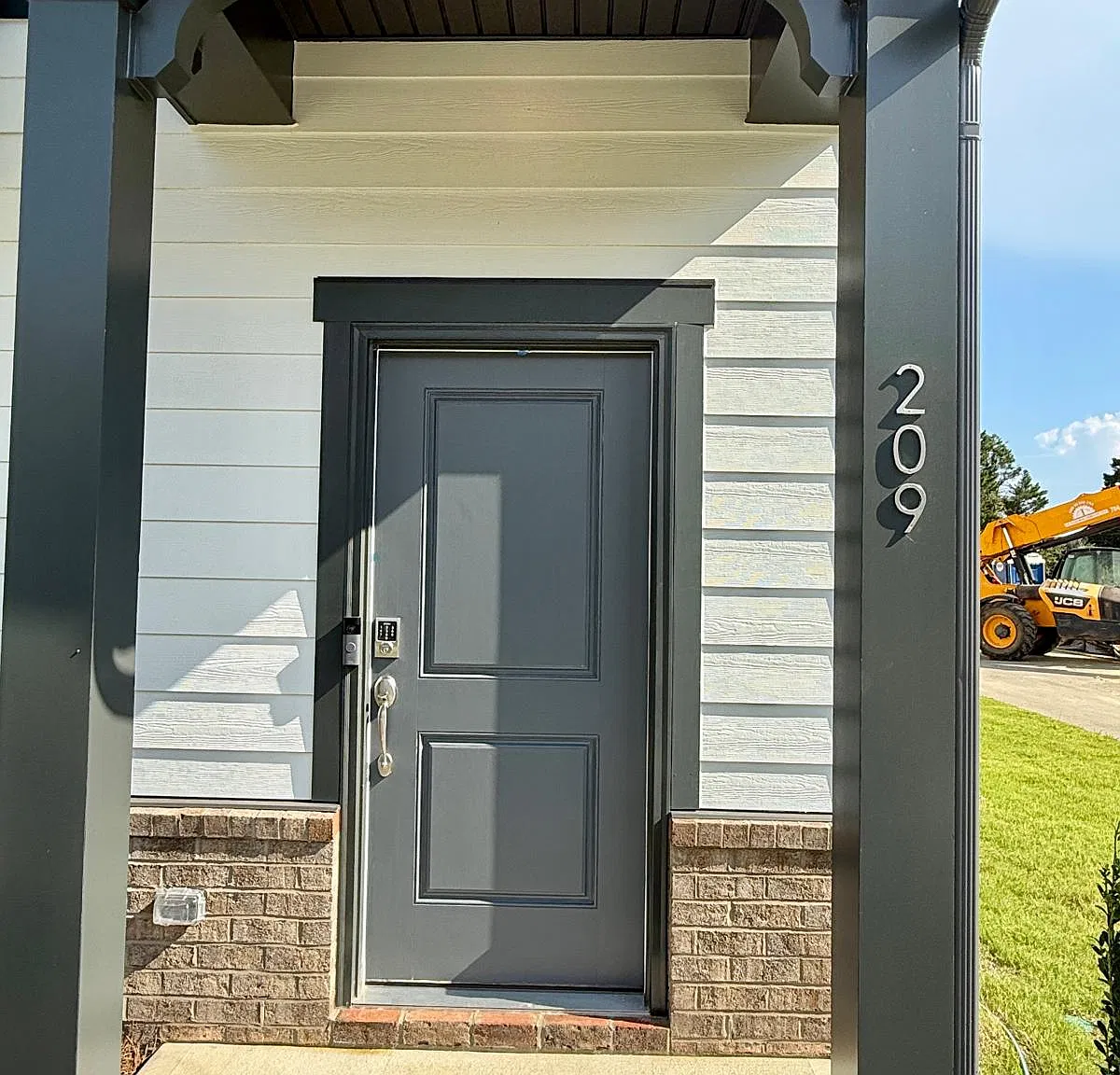 3 bed, 2.5 bath, 1952 sqft, $2,395 — Photo 3