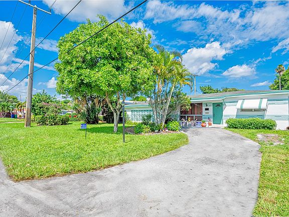 3rd image of 2637 Everglades Drive