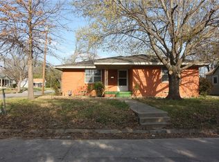 1020 N Clements St, Gainesville, TX 76240